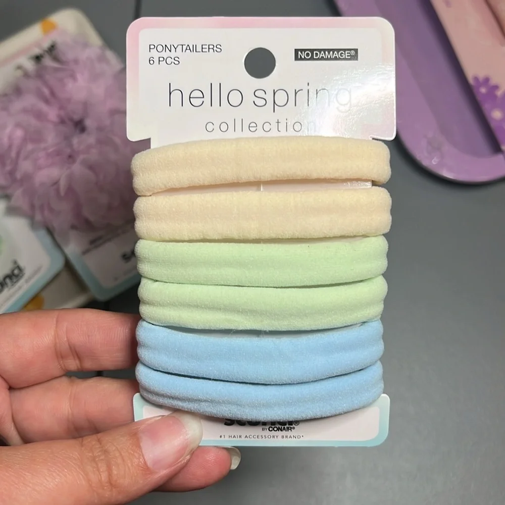 Scunci Hair Accessories Set in spring Colors, all four!